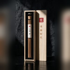 梵藝時代｜沉韻·凜｜芽莊沉香調 天然臥香 21cm 20g 桐木禮盒