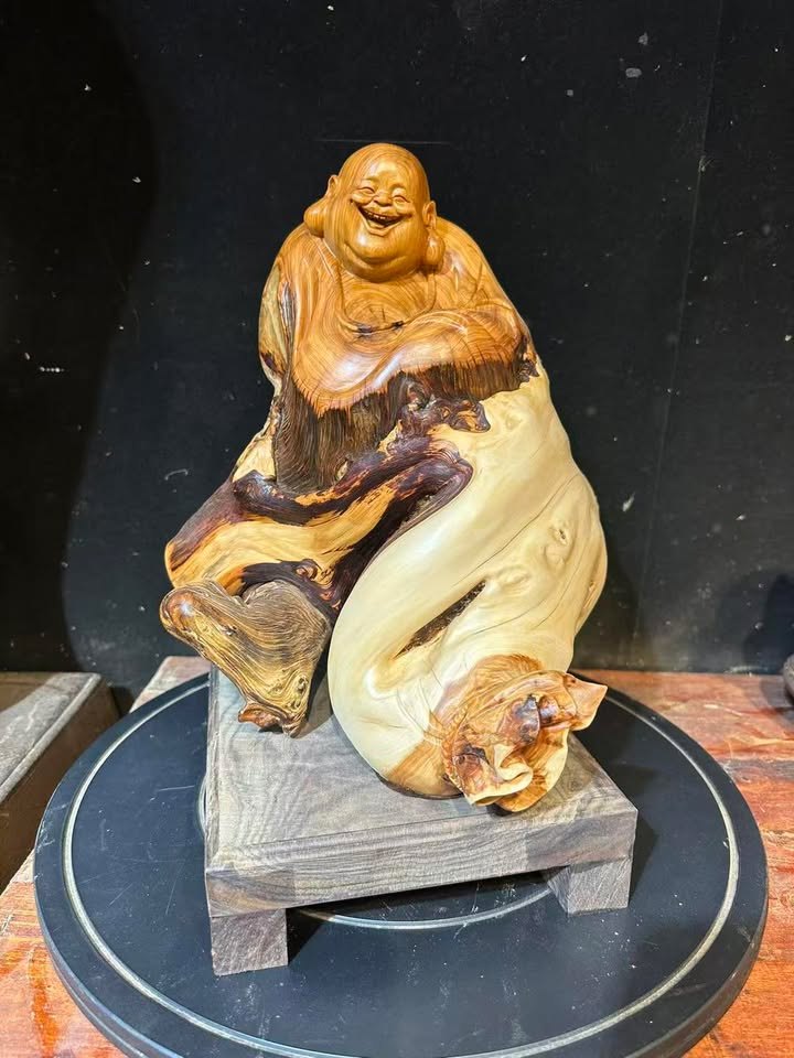 崖柏木雕人物擺件